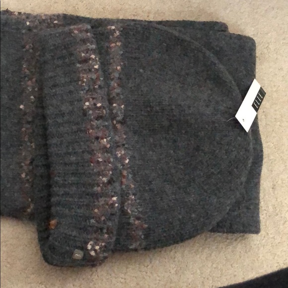 Elle hat and scarf set - Picture 2 of 5